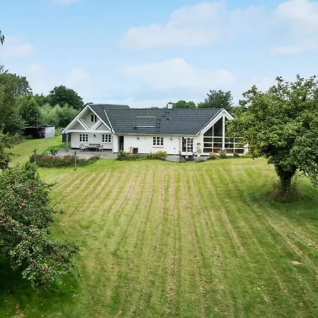 Cozy In Aarup With Wifi Årup