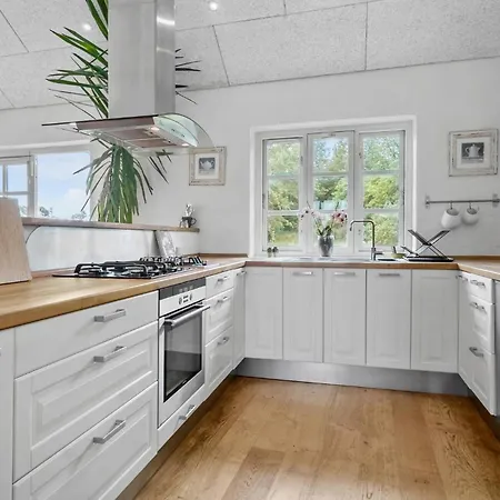 Semesterbostad Cozy In Aarup With Wifi