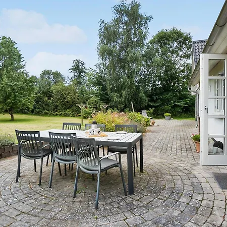 Cozy In Aarup With Wifi